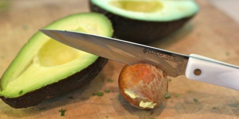 Kako oguliti i narezati avokado kod kuće